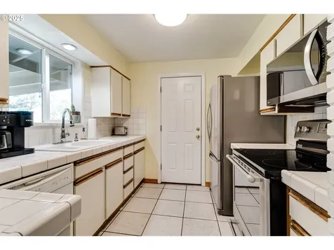 2706 Norkenzie Road Eugene OR 97408