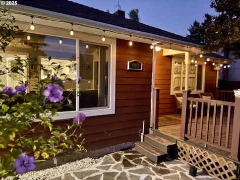 440 W Dartmouth Street Gladstone OR 97027