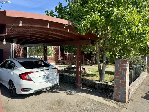 440 W Dartmouth Street Gladstone OR 97027
