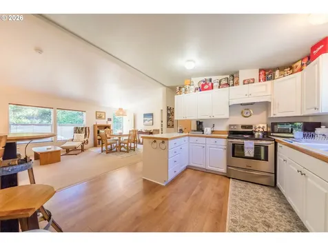 1232 SE 2nd Court Lincoln City OR 97367