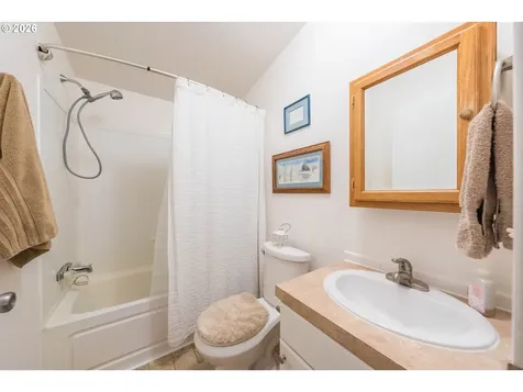 1232 SE 2nd Court Lincoln City OR 97367