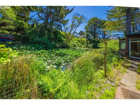 1232 SE 2nd Court Lincoln City OR 97367