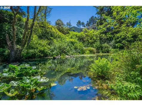 1232 SE 2nd Court Lincoln City OR 97367