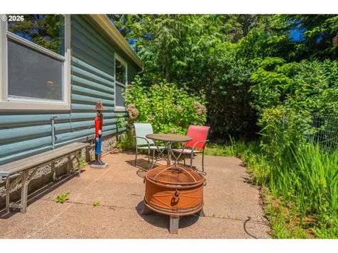 1232 SE 2nd Court Lincoln City OR 97367