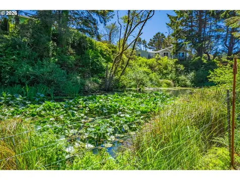 1232 SE 2nd Court Lincoln City OR 97367