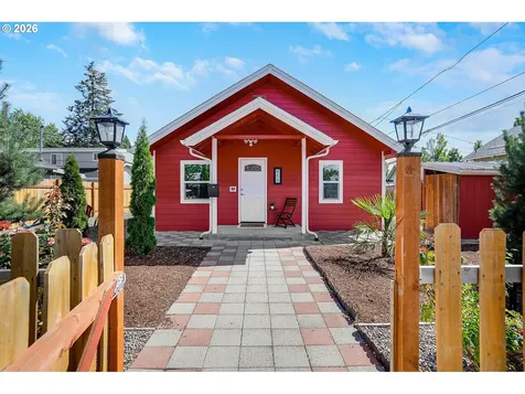 856 Highland Avenue NE Salem OR 97301