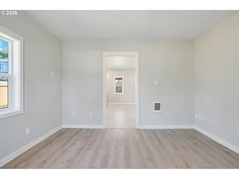 856 Highland Avenue NE Salem OR 97301
