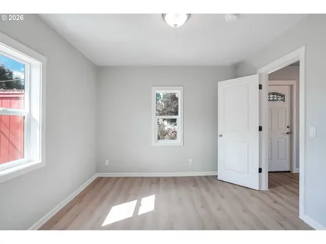 856 Highland Avenue NE Salem OR 97301
