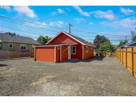 856 Highland Avenue NE Salem OR 97301