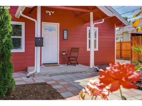 856 Highland Avenue NE Salem OR 97301