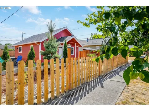 856 Highland Avenue NE Salem OR 97301