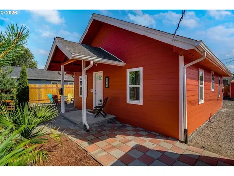 856 Highland Avenue NE Salem OR 97301