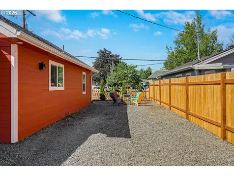 856 Highland Avenue NE Salem OR 97301