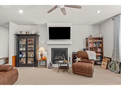 2663 W 15th Avenue Junction City OR 97448