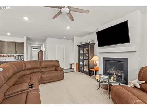 2663 W 15th Avenue Junction City OR 97448
