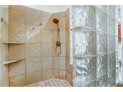 810 NE 167th Avenue Vancouver WA 98684