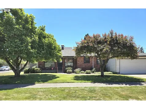 4832 SE Raymond Street Portland OR 97206
