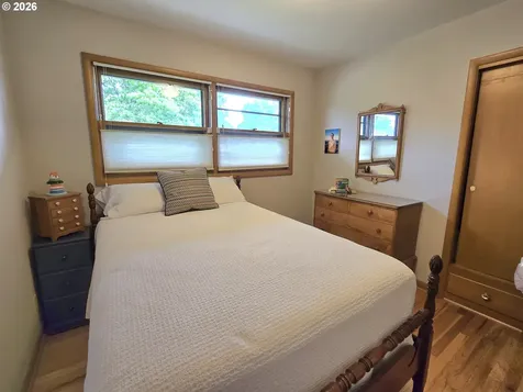 4832 SE Raymond Street Portland OR 97206