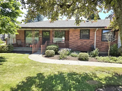 4832 SE Raymond Street Portland OR 97206