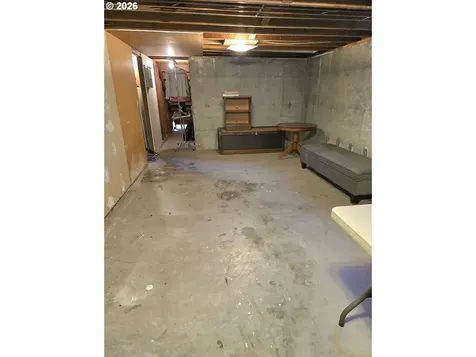 4832 SE Raymond Street Portland OR 97206