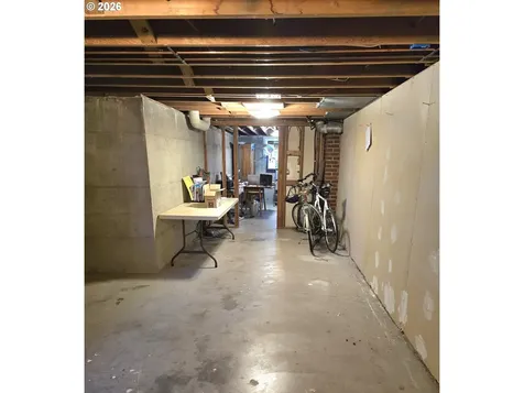 4832 SE Raymond Street Portland OR 97206