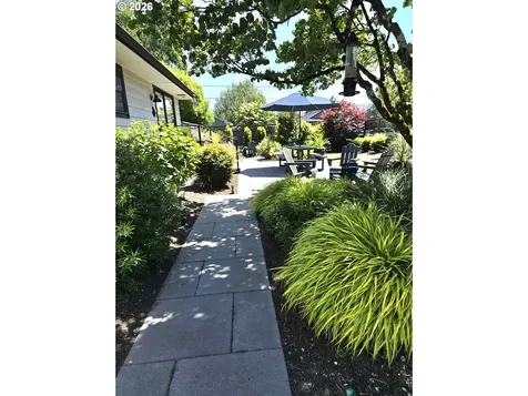 4832 SE Raymond Street Portland OR 97206