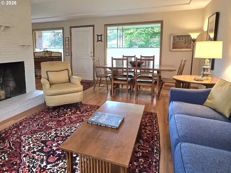 4832 SE Raymond Street Portland OR 97206