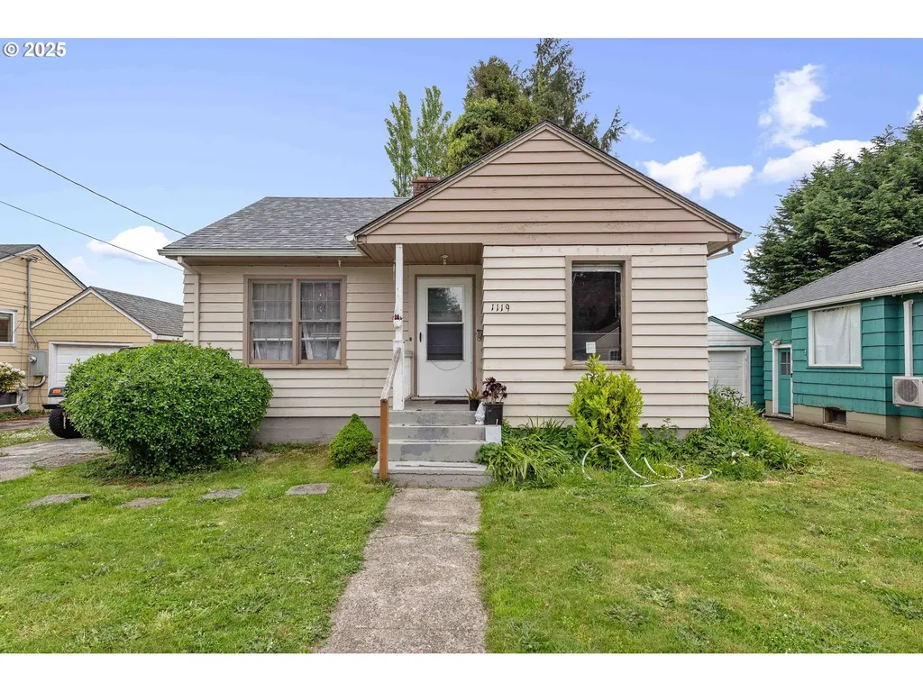 1119 Winsor Avenue North Bend OR 97459