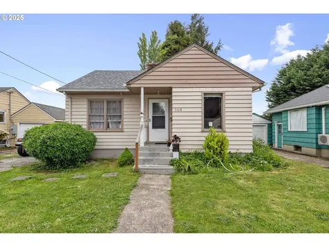 1119 Winsor Avenue North Bend OR 97459
