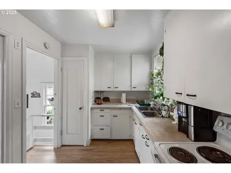 1119 Winsor Avenue North Bend OR 97459