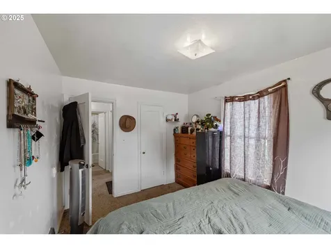 1119 Winsor Avenue North Bend OR 97459