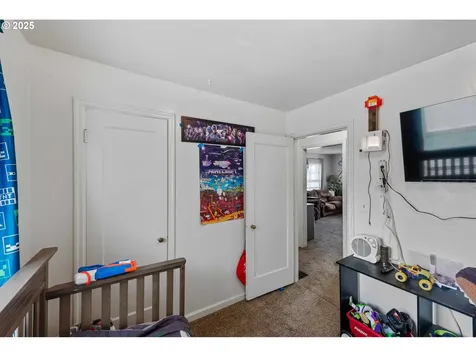 1119 Winsor Avenue North Bend OR 97459