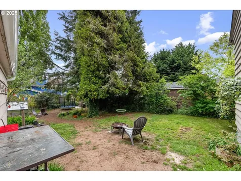 1119 Winsor Avenue North Bend OR 97459