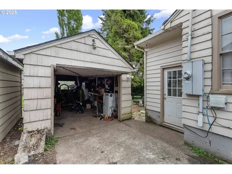 1119 Winsor Avenue North Bend OR 97459