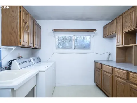 233 Crowsfoot Road Oakland OR 97462