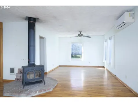 233 Crowsfoot Road Oakland OR 97462