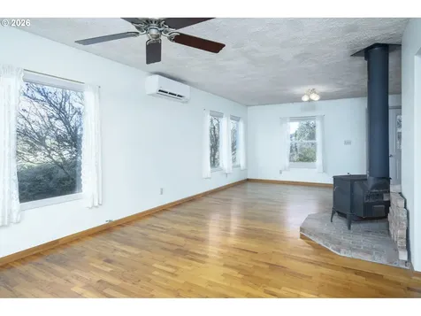233 Crowsfoot Road Oakland OR 97462