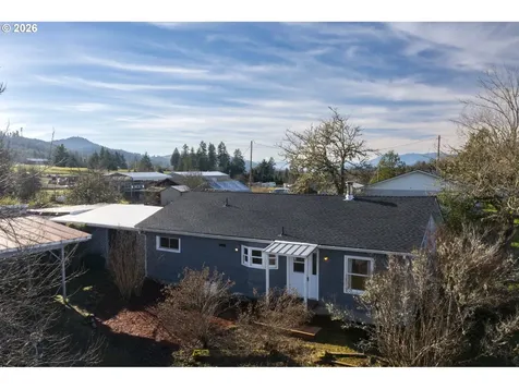 233 Crowsfoot Road Oakland OR 97462