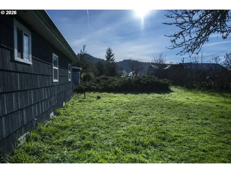 233 Crowsfoot Road Oakland OR 97462