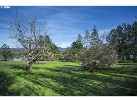 233 Crowsfoot Road Oakland OR 97462