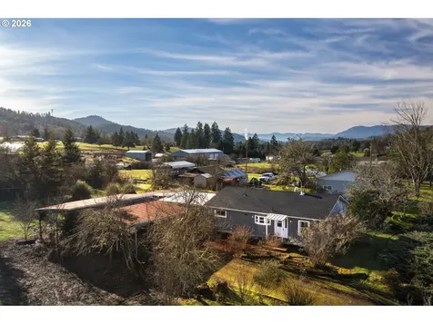 233 Crowsfoot Road Oakland OR 97462