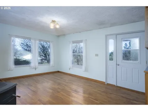 233 Crowsfoot Road Oakland OR 97462