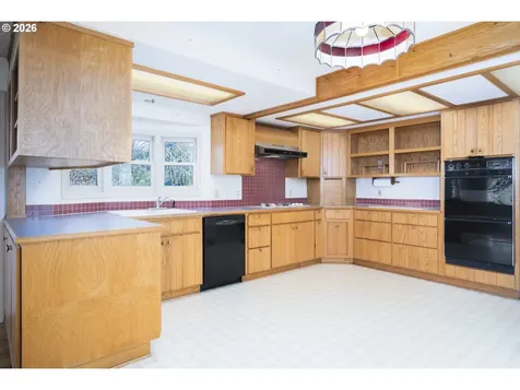 233 Crowsfoot Road Oakland OR 97462