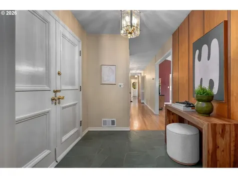 4225 SW 52nd Avenue Portland OR 97221