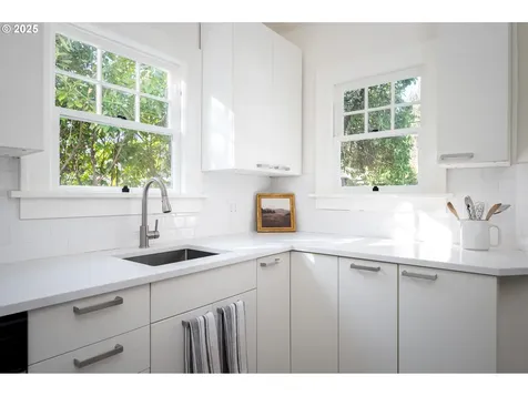 6028 NE 27th Avenue Portland OR 97211