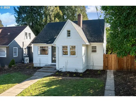 6028 NE 27th Avenue Portland OR 97211