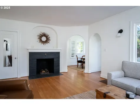 6028 NE 27th Avenue Portland OR 97211