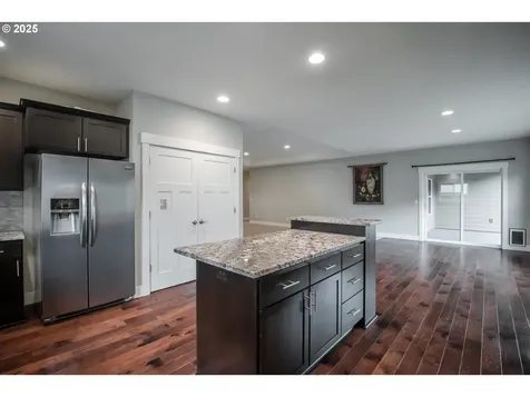 1840 West Meadows Drive NW Salem OR 97304