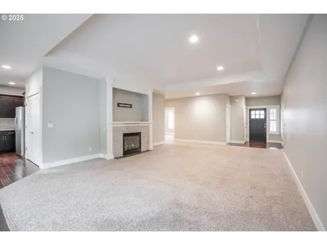 1840 West Meadows Drive NW Salem OR 97304