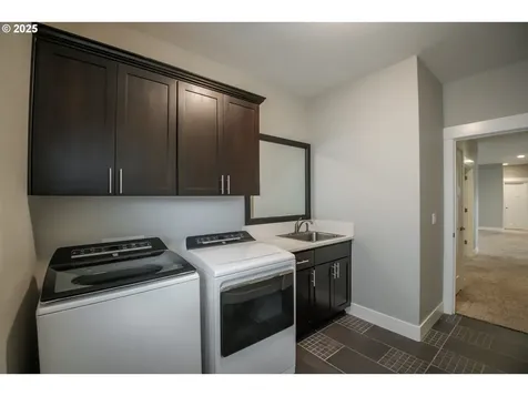 1840 West Meadows Drive NW Salem OR 97304